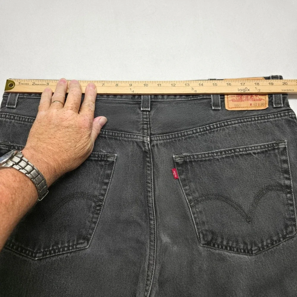 Levis 550 Relaxed Fit Black Denim Jeans Men's Size 42x30 (40X28)